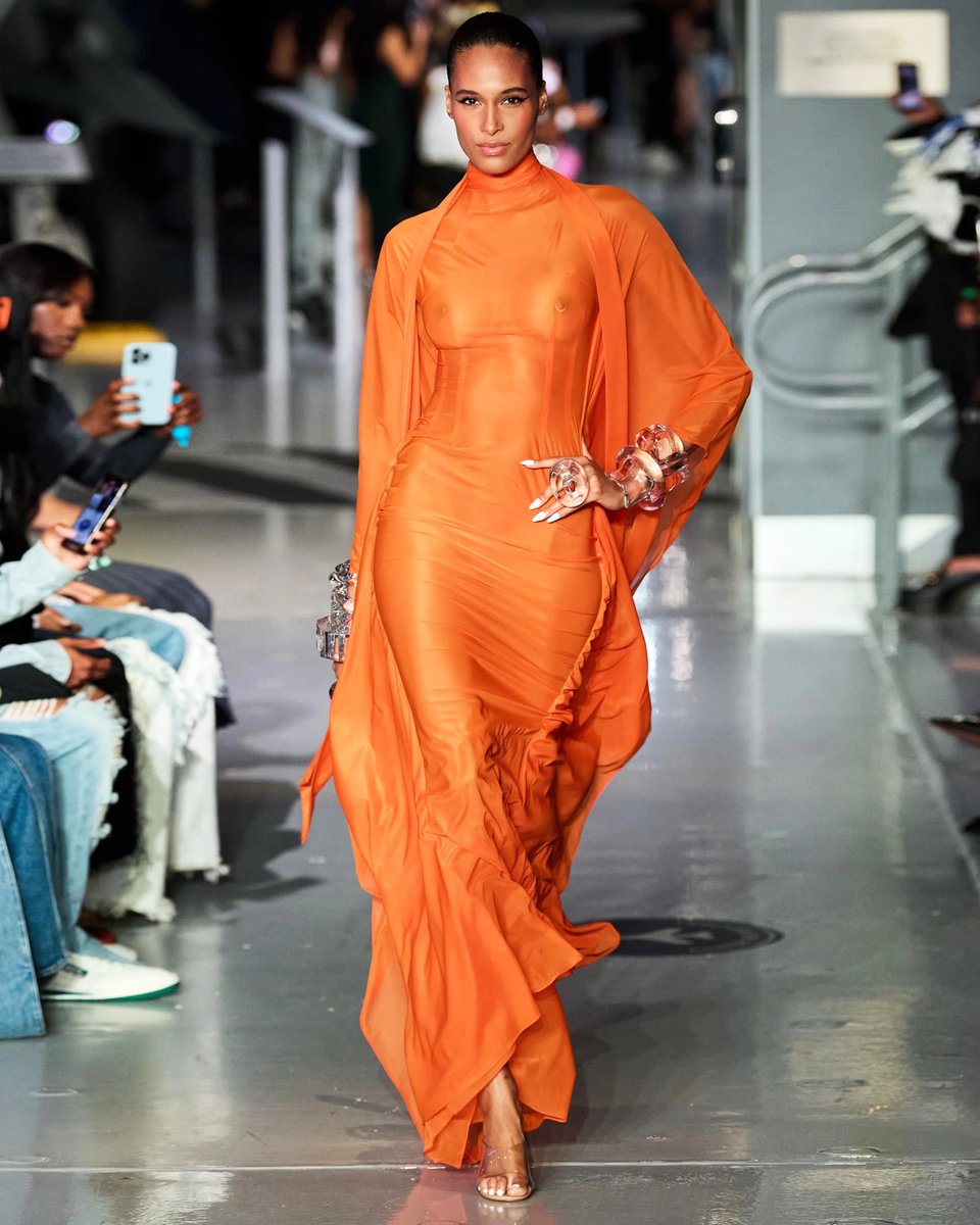 LAQUAN SMITH SS23 RUNWAY

#LaQuanSmith #SS23 #NYFW #CindyBruna