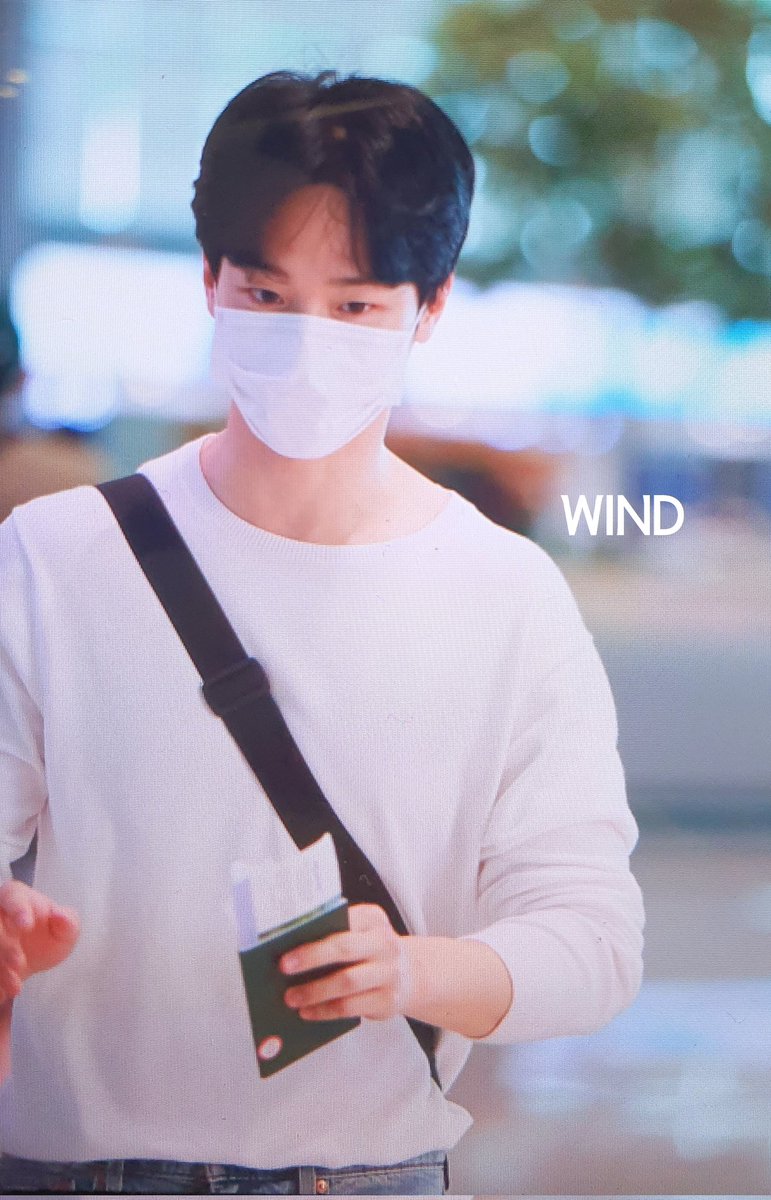 wind_dy0712's tweet photo. 220915 인천공항출국
잘 다녀오세요🙋‍♂️🙋‍♀️
#장동윤 #JANGDONGYOON https://t.co/c8AkPWScI3