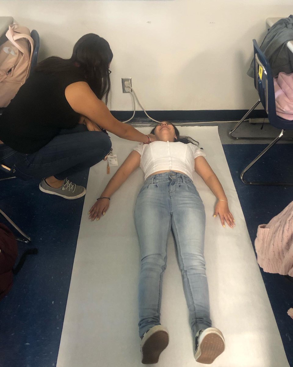 dvhs_practicums's tweet photo. Students creating life size models of appropriate and inappropriate interview attire. #OFOD #ItsWhatWeDo #BuildingLifeSkills #FutureWorkforceNow https://t.co/Od1F5KD5ag