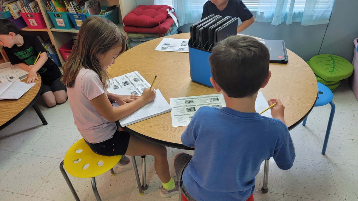 Anderson3rdPES's tweet photo. I am so proud of my firsties today!  They asked 4 questions and researched the answers about a community helper of their choice.  Tomorrow we start drafting our expository essays!  #cwesisthebest #wonders @CogburnWoodsES #andersonfirsties https://t.co/8KsfYtH6h4