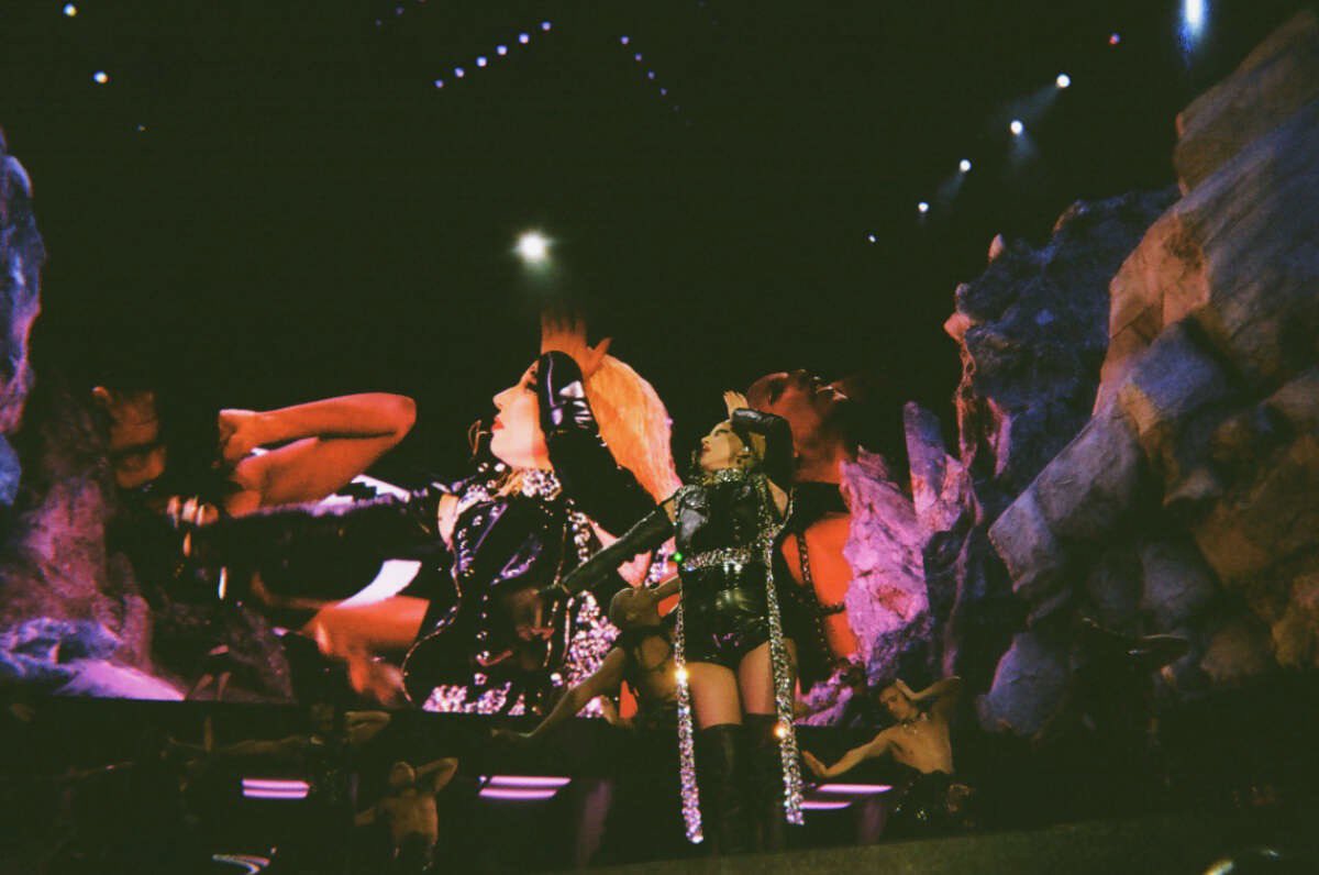 hausofnicolee's tweet photo. more film pics #ChromaticaBallSF https://t.co/VUvOA1ULlN