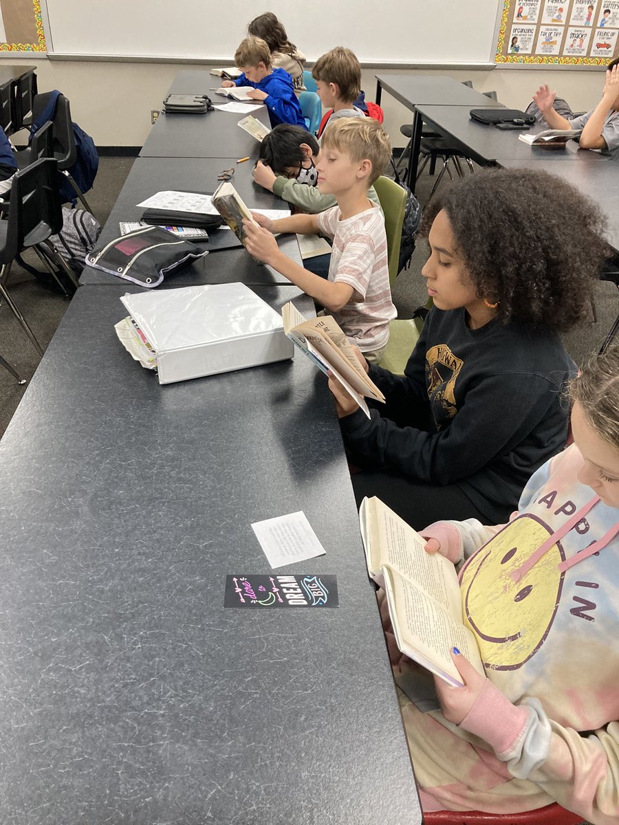 mapstonmath's tweet photo. As a math teacher, I’m loving D.E.A.R time and the kids are too!!! #witnessgreatness @LLMSLynx https://t.co/AkH1rNdr3B