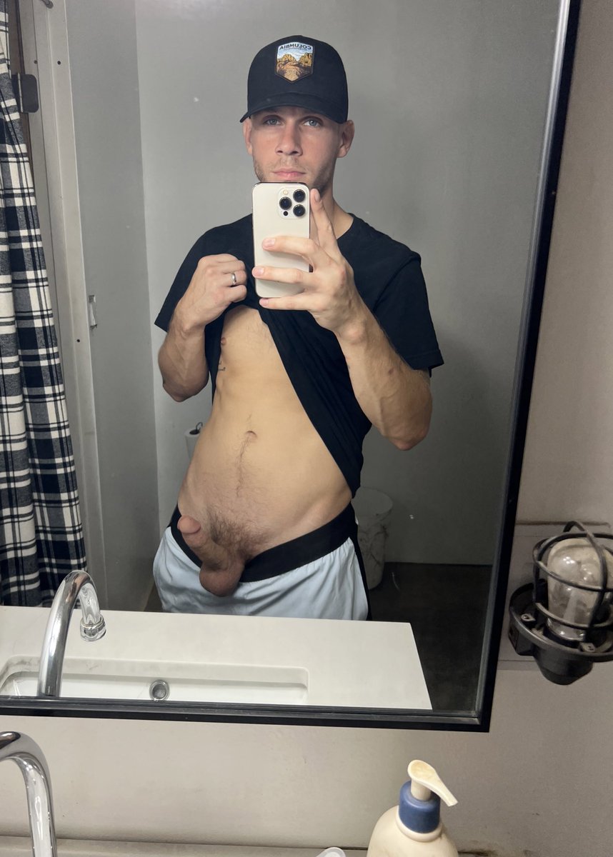 TrentFerrisXXX's tweet photo. Hi https://t.co/PQ5mqjavJX