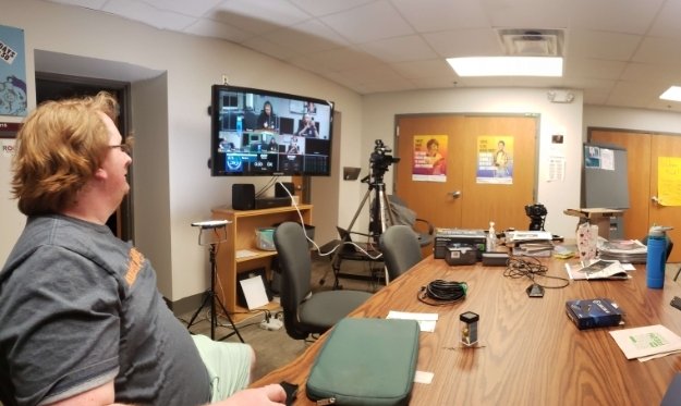 RadfordOnCamera's tweet photo. We're excited to premiere our collaboration stream with The RU D&amp;D Club tomorrow at 5:30 on our YouTube! 

https://t.co/frkFVkF27E

Here's a small inside look at our awesome stream set up. https://t.co/Zi7BYTV1T5