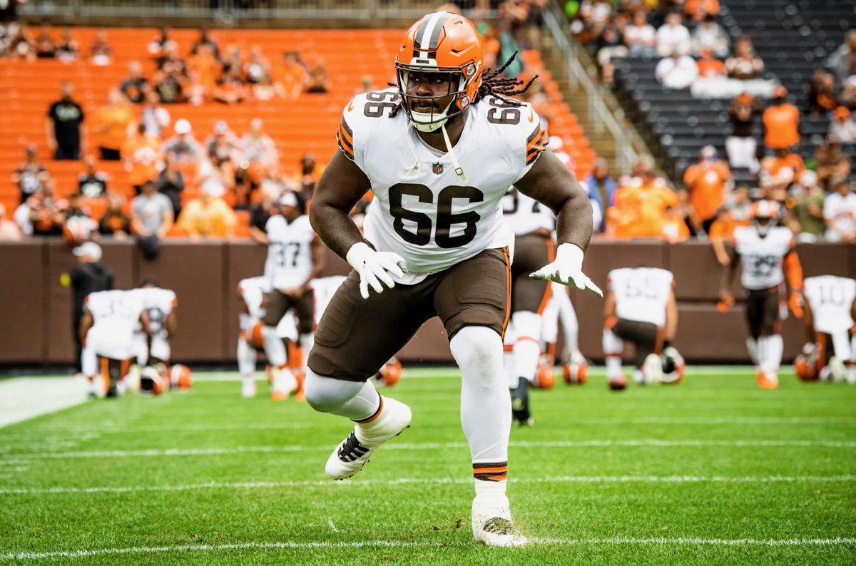 Hottest_TakePod's tweet photo. #Browns Right Tackle, James Hudson III, had a strong start to his season. 🔥

His game Grade of 76.0 ranked 10th among all #NFL Offensive Tackles in Week 1.

He allowed only 1 Pressure on 43 Pass Block snaps. 🧱

Could Hudson see an expanded role on the Line this year? 👀 https://t.co/9imtDUrB94