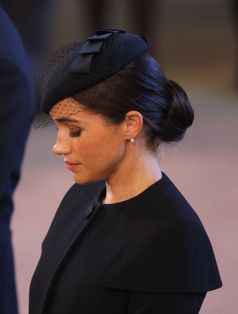 TvKhaleesi's tweet photo. Meghan Markle looking beautiful compared to their white royals is kicking their asses😭 https://t.co/Y7gTL0xdyK