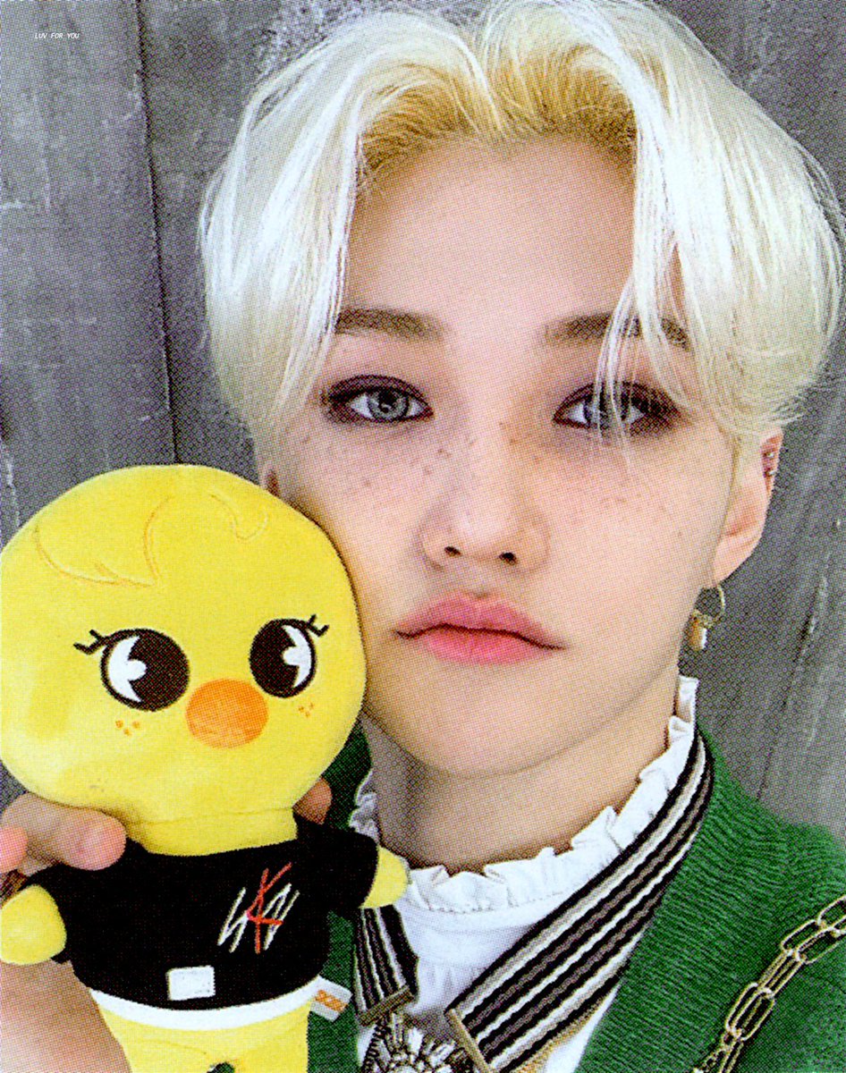 skzxfeliix's tweet photo. La voz angelical y profunda de Felix
                                    ღ    
                              a thread https://t.co/PEADUj7iET
