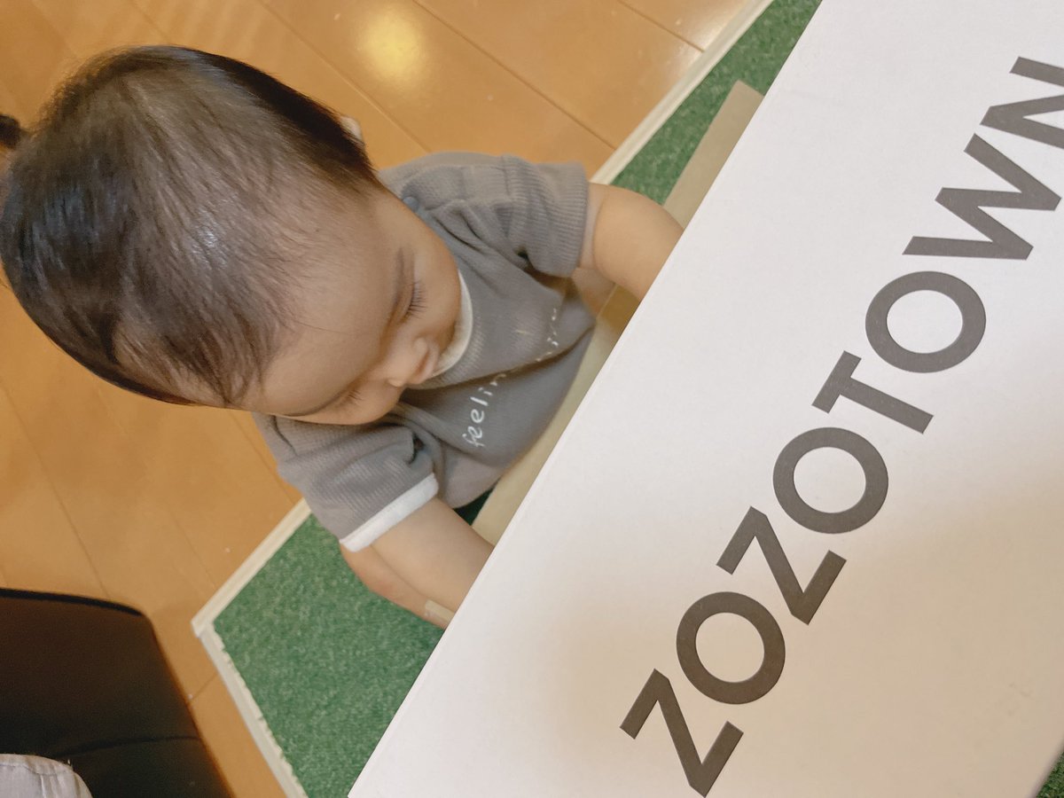 kobamisa_'s tweet photo. #ZOZOWEEK箱CP 
箱があったら入りたくなる次男くん👶🏻🍋 https://t.co/cDtHOxCxHt
