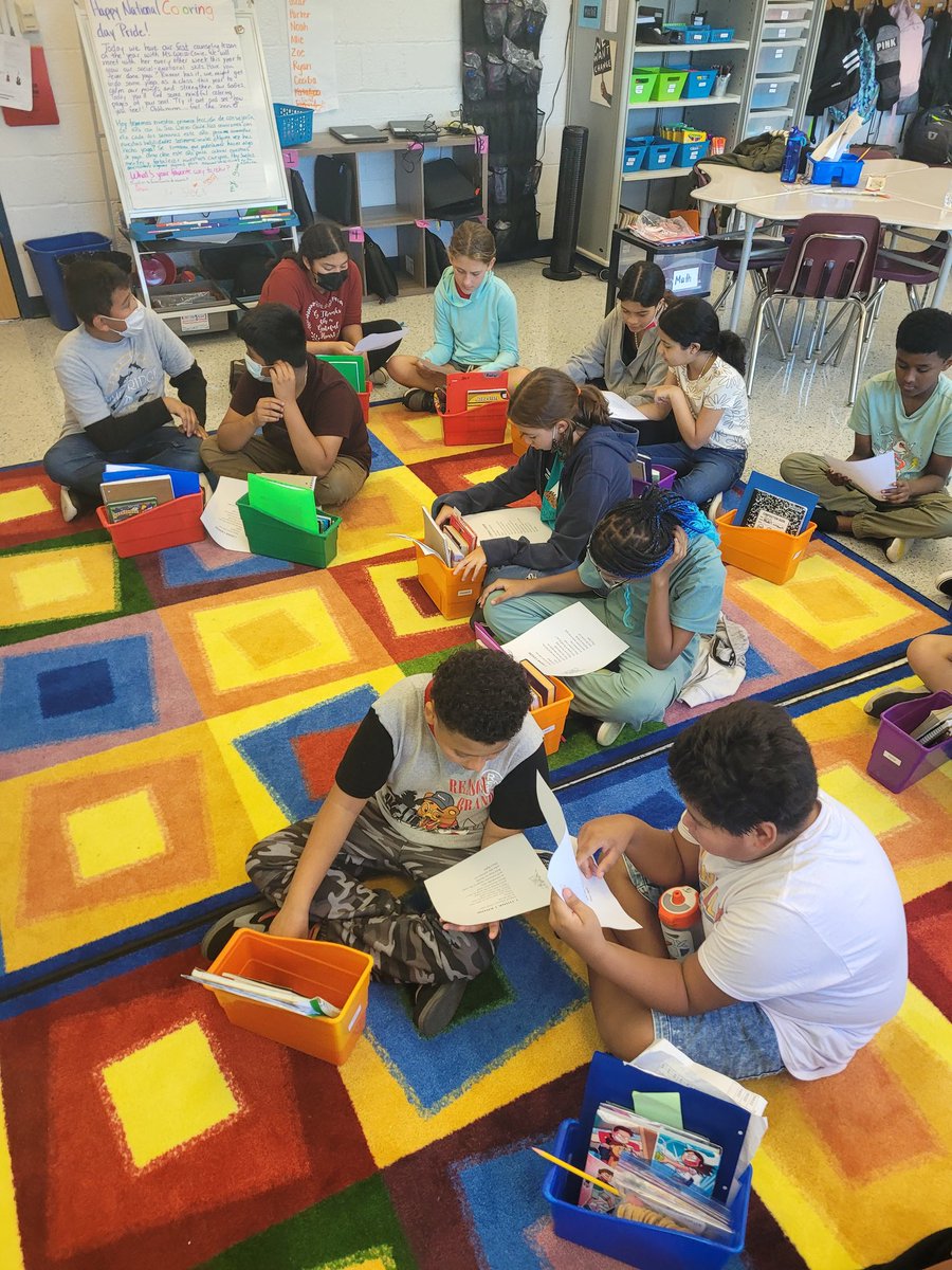 semanhmes's tweet photo. Voices filled the room as The Pride practiced shared reading with I Think I Know. #readingtogether📚 ❤️ https://t.co/mnrJNYtu4w