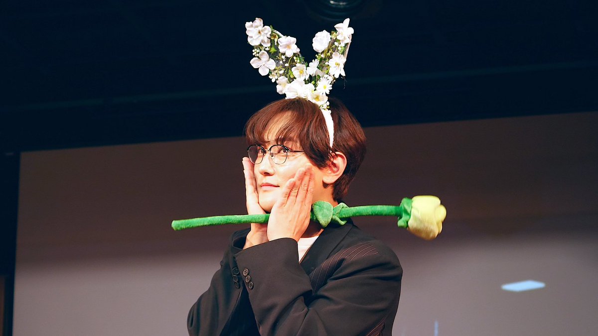 NoSyrupMon's tweet photo. [4K] 220914 강타 Kangta 'Eyes on you' 사인회 https://t.co/e03QqrwqTp - @YouTube https://t.co/aYKBQe6m6Z