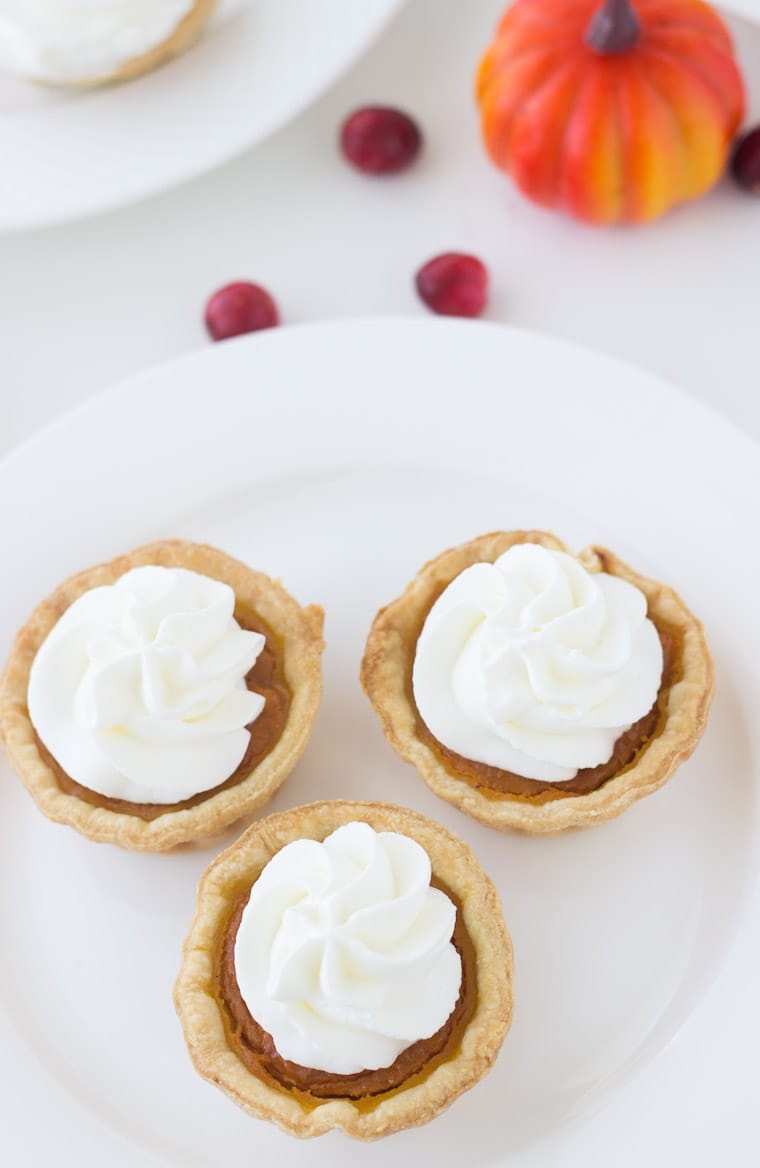 aclassictwist's tweet photo. What could be better than your favorite fall flavor in a travel size?
Enjoy these sweet and savory Mini Pumpkin Pies at work without sharing (unless you want to).
Recipe- https://t.co/wH9NZussPa
#aclassictwist #minipumpkinpies #dmvbaker #foodblogger #fallflavors #foodie #fall https://t.co/0127QGd14U