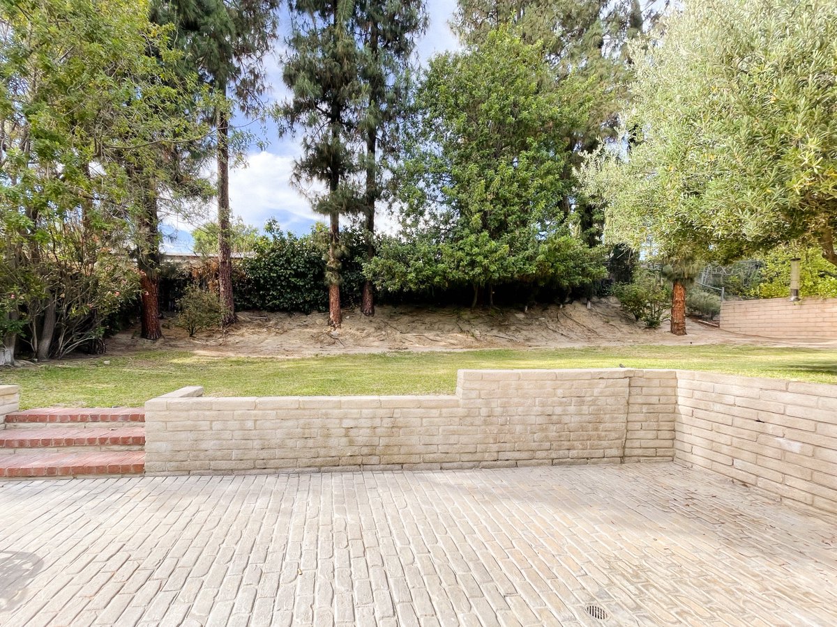 LiveOuter's tweet photo. Kick back and relax in your perfect outdoor space. Right now you can save 25% on your dream setup by chatting with our Design Team.
What can we do for your backyard? Get in touch with us to find out: https://t.co/hhEAtj1Xwh
#liveouter #outdoorfurniture #backyarddesign https://t.co/pQuxRLWZF7