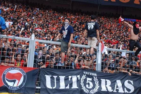 Antifa_Ultras tweet media