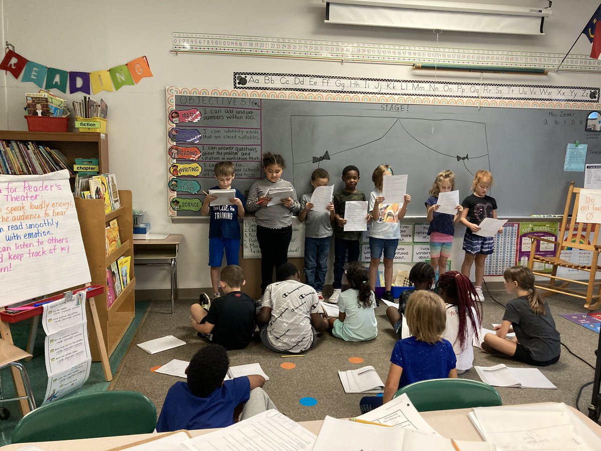 MrsZeiner's tweet photo. We’ve been busy with reader’s theater in EL and making straw flutes to discover pitch in Science! #PACKrising 💚💙 https://t.co/4Kj3Jnv0tB
