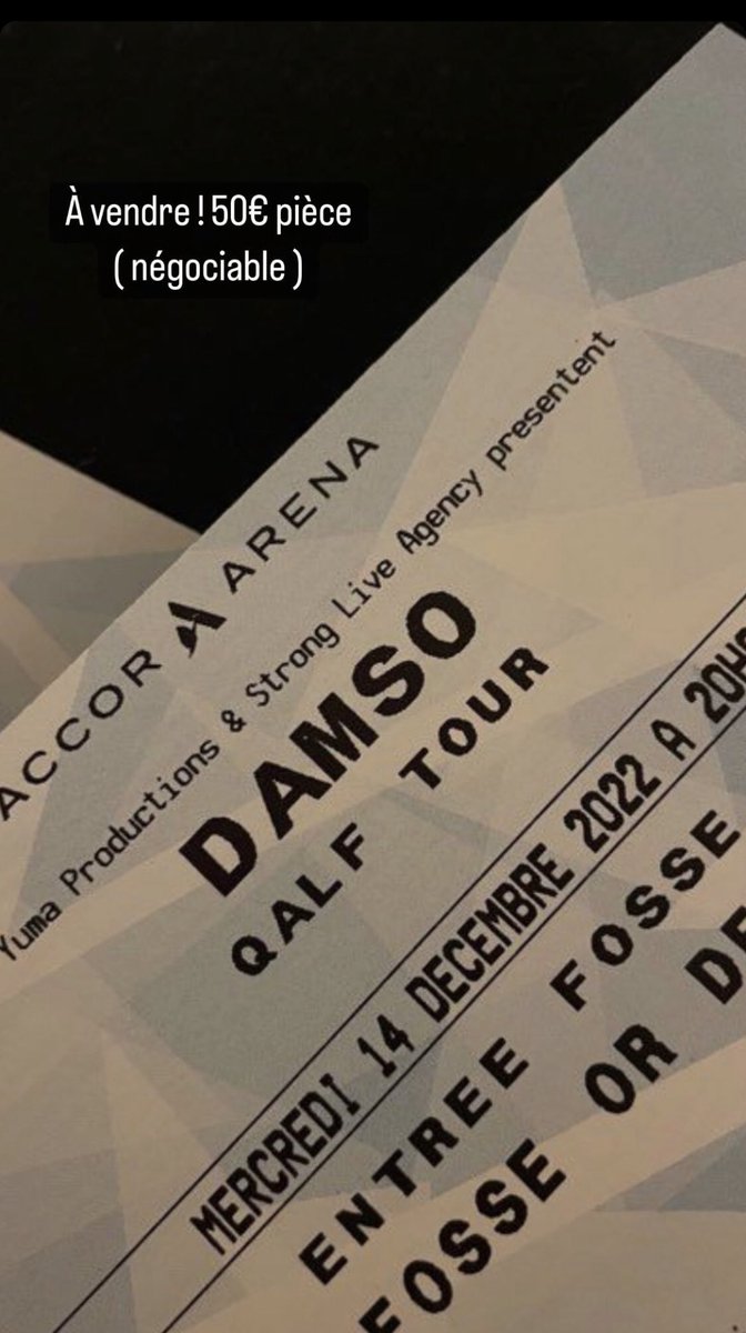 leD940000's tweet photo. je vend 3 place pour le concert de Damso intéressé prv j’arrange https://t.co/r03t0KUVh2