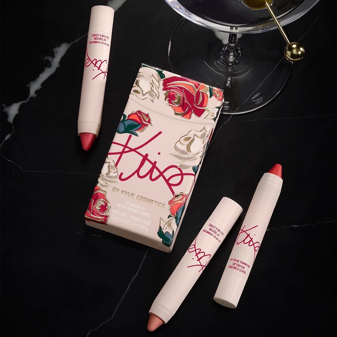 hym_official's tweet photo. KRIS BUNDLE ¥23,990-.

KRIS PRESSED POWDER 
PALETTE ¥6890-.

KRIS POWDER BLUSH &amp; HIGHLIGHTER CHEEK DUO ¥6690-.

KRIS LIP CRAYON SET ¥6990-. 

KRIS LIP SERUM ¥4790-.

KRIS CURETINI UNDEREYE PATCHES
6枚入り¥4,590-. https://t.co/AFckc6K65h