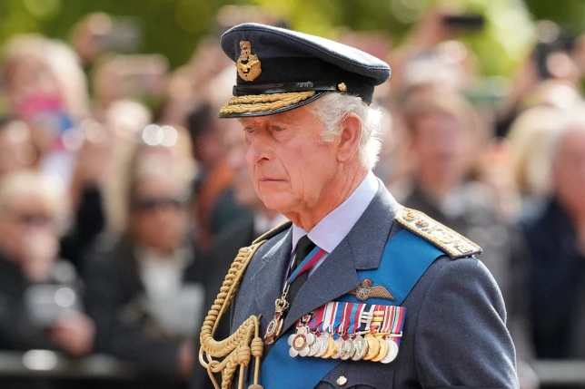 der9053's tweet photo. Marshall of the RAF uniform (worn in London). https://t.co/ETN4ORe4GL