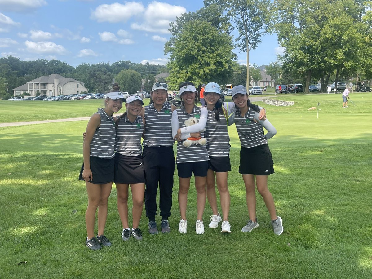 andria_schrock's tweet photo. These. Girls. WORKED! SO proud!!! @MasonGirlsGolf was able to shave 30 strokes off of Round 2 scores at GMC taking senior Ashley Cai, Sophomore Mingjia Zhang, Freshman Ava Datillo, and freshman Amelia Eshman scores today! 💚 And a Big Congratulations to the Aves on their GMC win! https://t.co/7x4kwmI81x