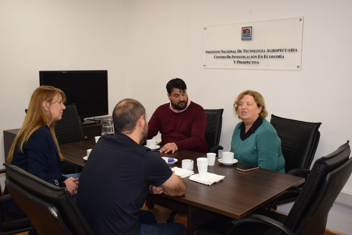 Ale_Torres60's tweet photo. 📍Con @lcrisafulli visitamos la sede de @intaargentina en CABA. 

🙌🏻Allí nos reunimos con Diego Gauna, Coordinador del Área de Prospectiva, Centro de Investigación en Economía y Prospectiva de INTA; y Susana Márquez, Coordinadora del Componente INTA del Préstamo BIRF 9313z https://t.co/zWeTAE7DAX