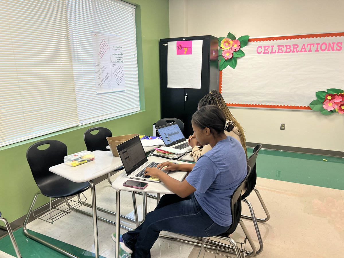 HartmanMS_6's tweet photo. @hartman_ms Science Team creating S.M.A.R.T department goals based on BOY data.  So very proud and fortunate to work alongside this team. So thankful to @A_TechEdventure for her support. #BetterTogether https://t.co/TKL83SvD7Y