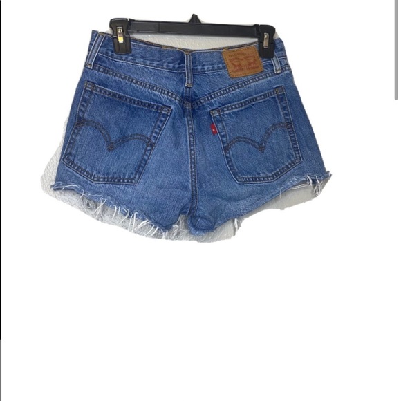 bluepugdesign's tweet photo. So good I had to share! Check out all the items I'm loving on @Poshmarkapp #poshmark #fashion #style #shopmycloset #jerzees #disney #levis: https://t.co/nJRXxRzqgP https://t.co/UyPAEOScVZ