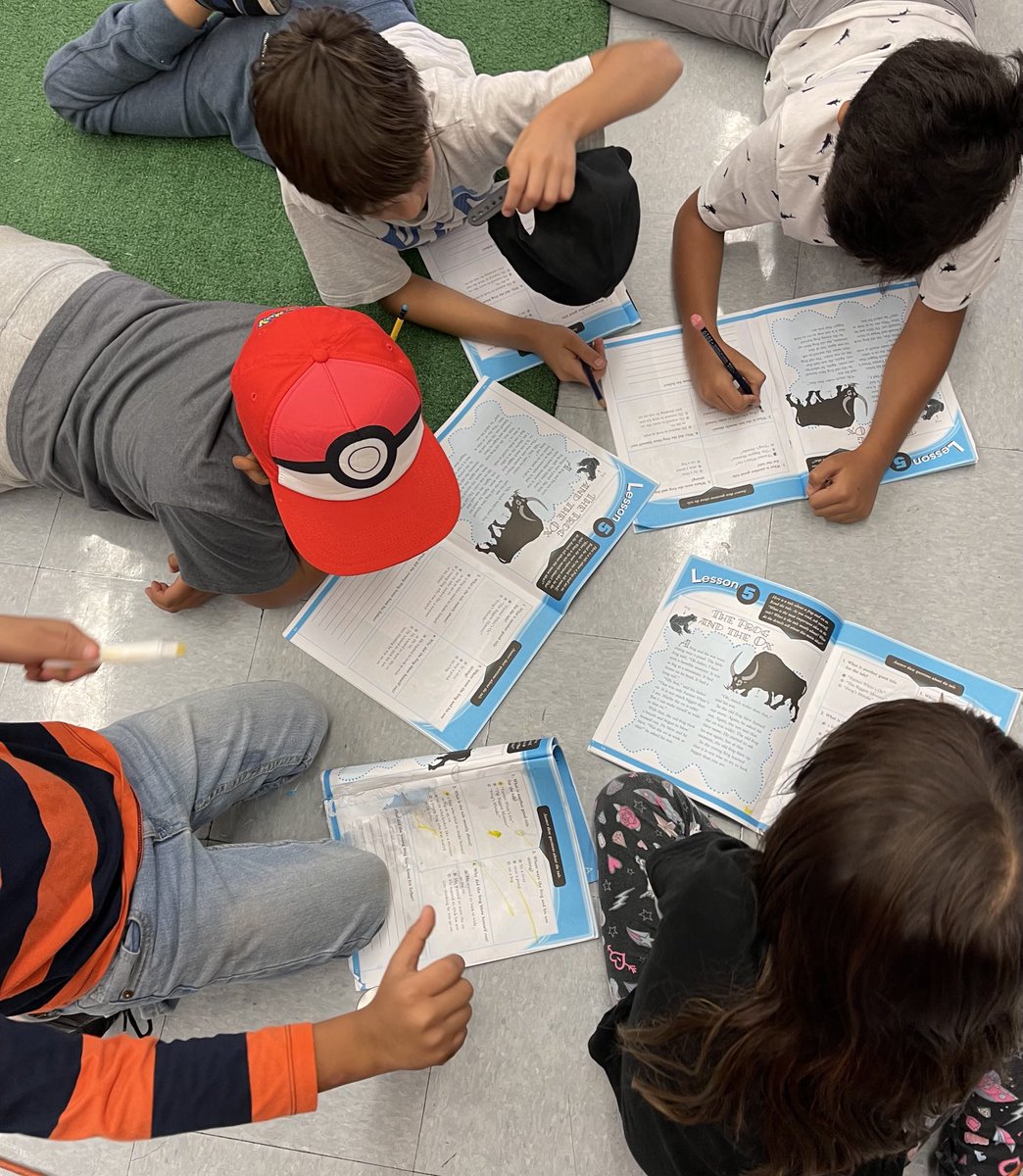 VanaldenMrsS's tweet photo. Collaboration!  We love it!  I’m so proud of how students are coming together to discuss and share ideas! ⁦@vanaldenavees⁩ ⁦@ResedaCOS⁩ #LAUSD https://t.co/pWHmgNEST8