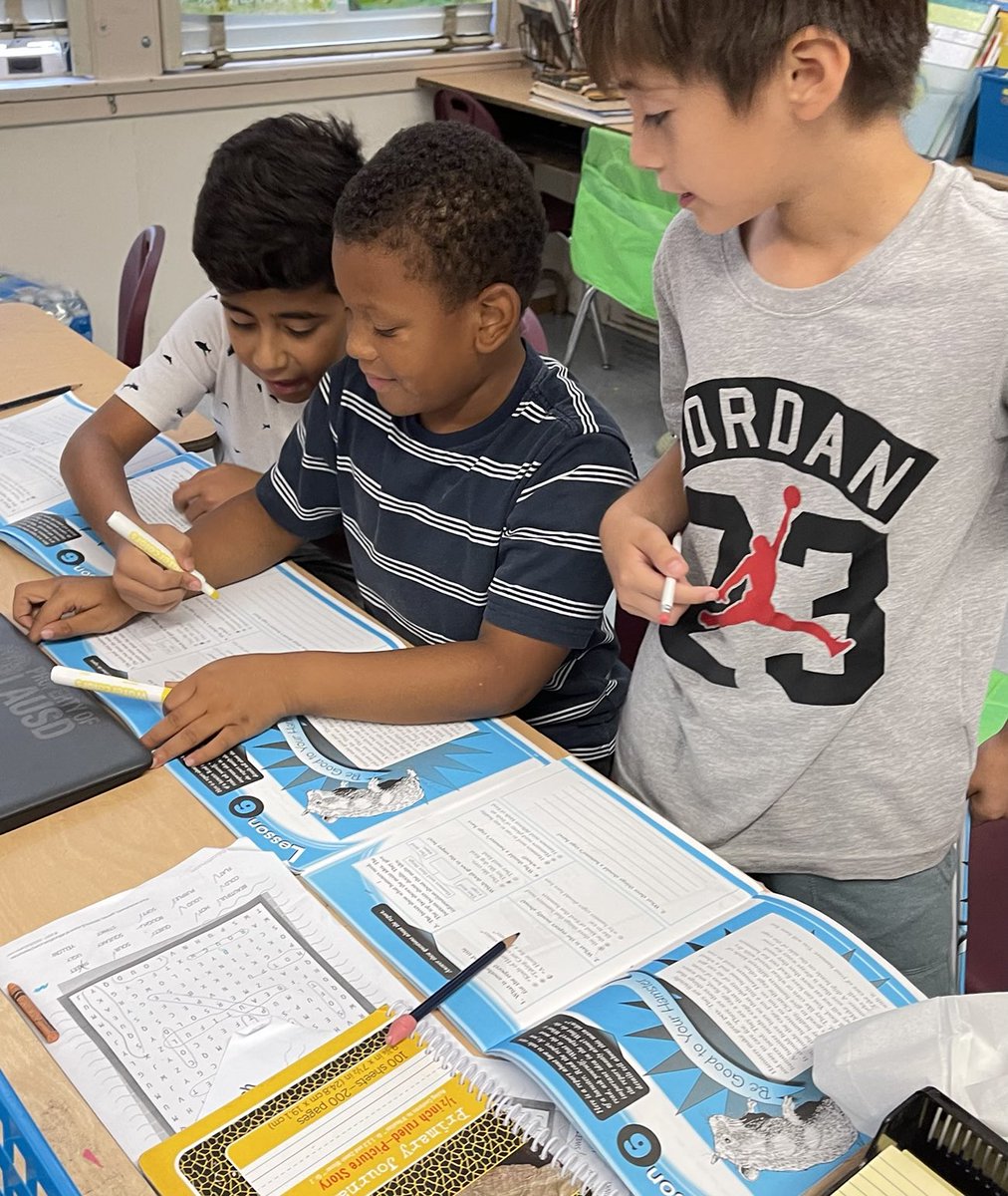 Collaboration!  We love it!  I’m so proud of how students are coming together to discuss and share ideas! ⁦<a href="/vanaldenavees/">Vanalden Avenue Elementary</a>⁩ ⁦<a href="/ResedaCOS/">Reseda Community of Schools</a>⁩ #LAUSD