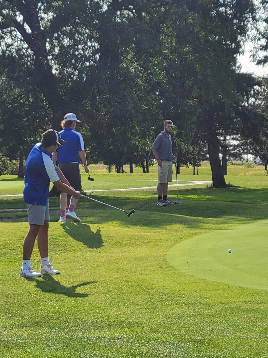 RoyalBoysGolf's tweet photo. Elmwood Vars. Boys Golf came up short today against Gibsonburg.  Snow shot a team low 46. Team lost 201-191. https://t.co/mcvxG8zOPD