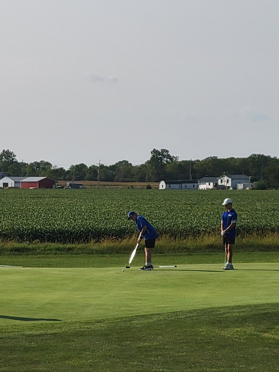 RoyalBoysGolf's tweet photo. Elmwood Vars. Boys Golf came up short today against Gibsonburg.  Snow shot a team low 46. Team lost 201-191. https://t.co/mcvxG8zOPD
