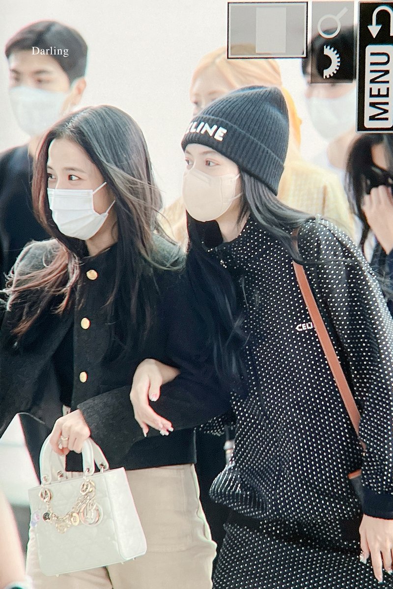 220915 - ICN [Preview]

LISA &amp; JISOO

#리사  #BLACKPINK   #블랙핑크 #SHUTDOWN  
<a href="/BLACKPINK/">BLACKPINKOFFICIAL</a>
