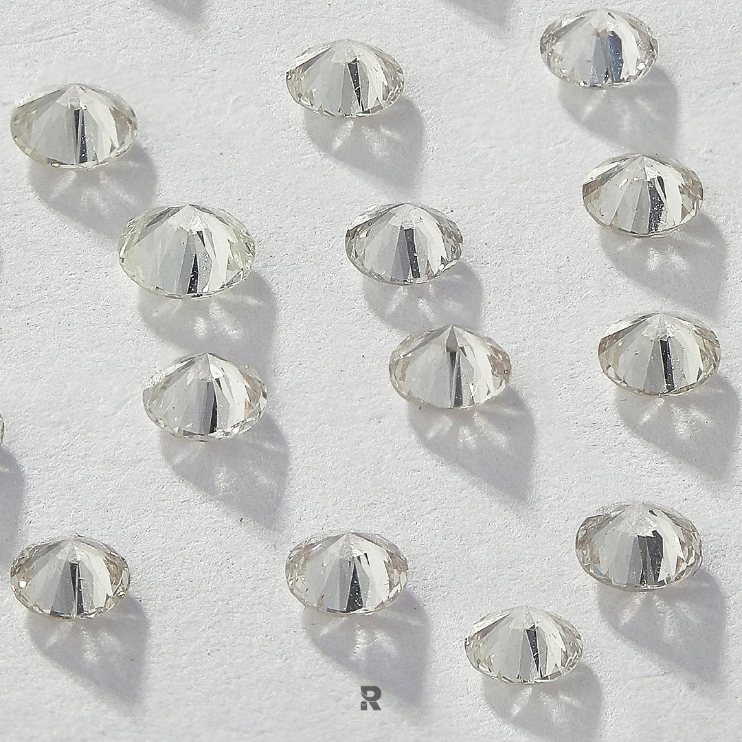 rrpdiamonds's tweet photo. Invest in diamonds 💎

All types of natural diamonds available in all sizes, color and clarity.

#diamonds #diamondring #diamond #meleediamonds #naturaldiamonds #rounddiamond #ring #jewelery #vvsdiamonds #vvs2 #icolor #trending #diamondnecklace #diamondcollections https://t.co/FSBDVMe2nl
