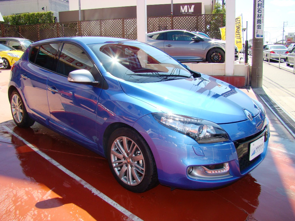 renault_okazaki's tweet photo. メガーヌ3HB GTライン 2.0/CVT：2,680,000円
メガーヌ3R.S.6MT：3,850,000円 https://t.co/G6wgEYU7Q5
