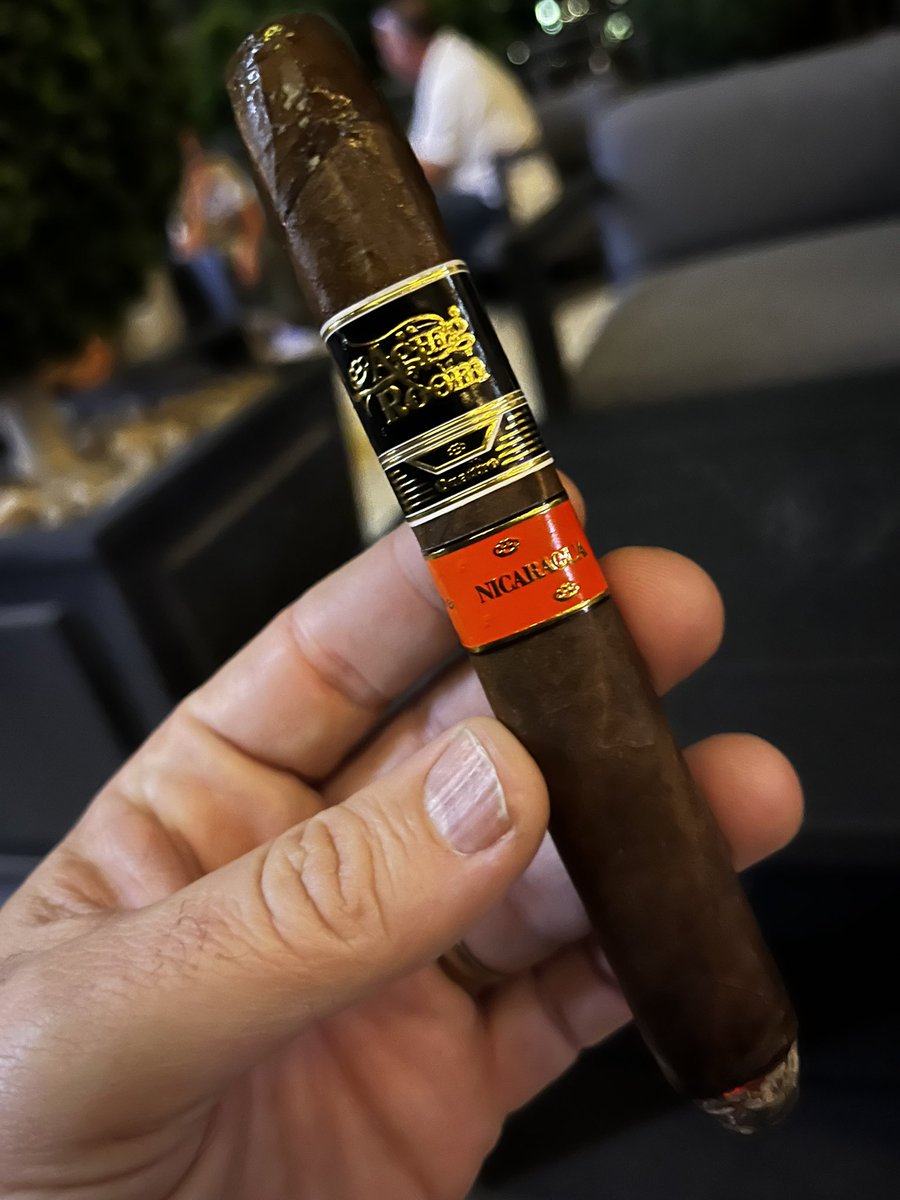 JRodShow's tweet photo. Smokey treat Wednesday #LasVegas @AgingRoomCigars #cigar #EightLounge @ResortWorldLV https://t.co/pr7QybdAz2