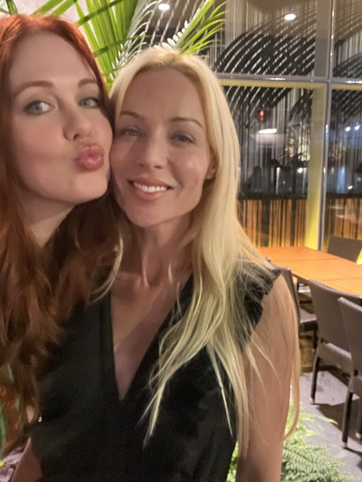 Kayden &amp; Maitland do Broadway 🎭🏙❤️ @Kayden_Kross https://t.co/Ya0d36lKp0<a class="tags" href="/tag/kayden_kross">@kayden_kross</a><a href="/tag/maythe4thbewithyou"class="tags"><span>#maythe4thbewithyou</span></a><a href="/tag/starwarsday"class="tags"><span>#starwarsday</span></a>