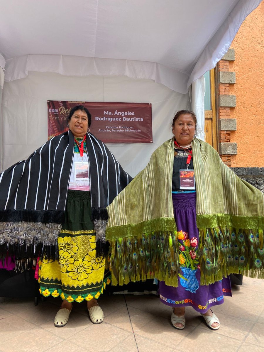 ChilangoCom's tweet photo. ¿Te gustan los rebozos? Si quieres estrenar uno este 15 de septiembre ve a la feria artesanal del rebozo.

Estará hasta el domingo 18 en el Museo Nacional de Culturas Populares en Av. Hidalgo 289, Del Carmen Coyoacán, CDMX. La entrada es libre.

📸: Secretaría de Cultura https://t.co/R9gSEs3CPe