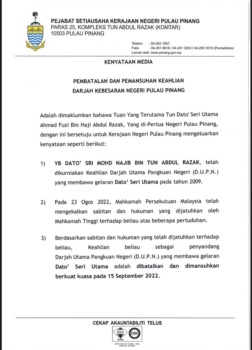 bumilangit's tweet photo. SAHIH! 

Tuan Yang Terutama Pulau Pinang Tun Dato Seri Utama Ahmad Fuzi tarik gelaran yang dikurniakan kepada Najib Razak.

Negeri mana pulak next? https://t.co/N9FnxMR1hh