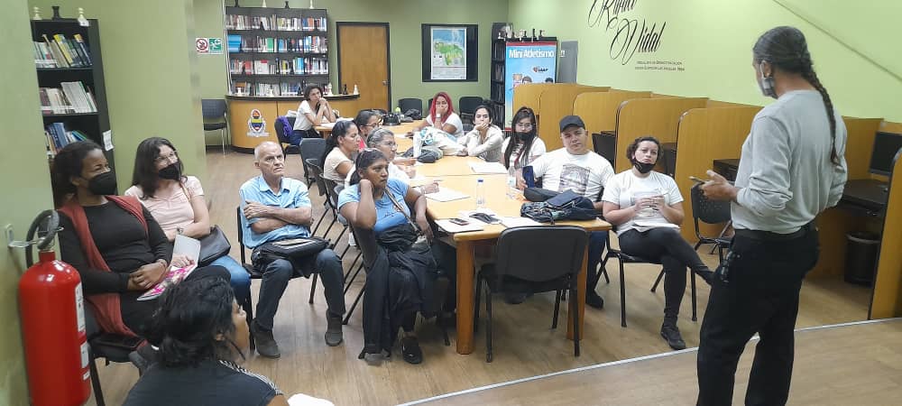 <a href="/movimientoavv/">Movimiento Viviendo Venezolanos Hugo Chávez</a> <a href="/jlrodriguez777/">#MVV HUGO CHÁVEZ</a> <a href="/Viccel1/">Brismari</a> <a href="/IMVillarroel1/">Moisés V</a> <a href="/MINHVIDC1/">GMVV_DistritoCapital</a> <a href="/Minhvi_Oficial/">Hábitat y Vivienda</a> <a href="/AvvWarairaRepan/">𝐀𝐕𝐕. 𝐖𝐚𝐫𝐚𝐢𝐫𝐚 𝐑𝐞𝐩𝐚𝐧𝐨 𝟐𝟎𝟐𝟑</a> . Hoy se dió inicio al taller de constructores populares.<a href="/avvlasmayas/">@avvlasmayas</a> presentes en la formación para poner un granito de arena en la construcción de nuestros hogares.Haciendo patria