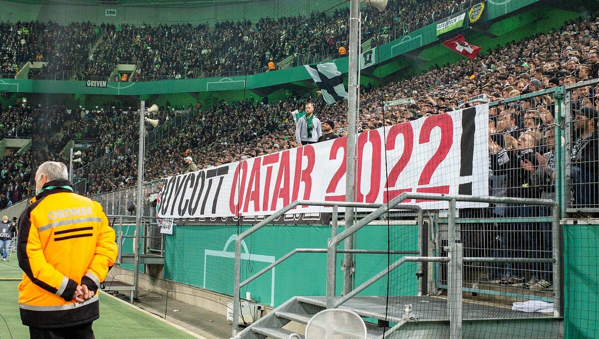 franceinter's tweet photo. Pour Amnesty International, les travailleurs de la Coupe du monde au Qatar doivent être indemnisés.

➡️ https://t.co/UXo2KUP6Wr https://t.co/rhcZS89pvN