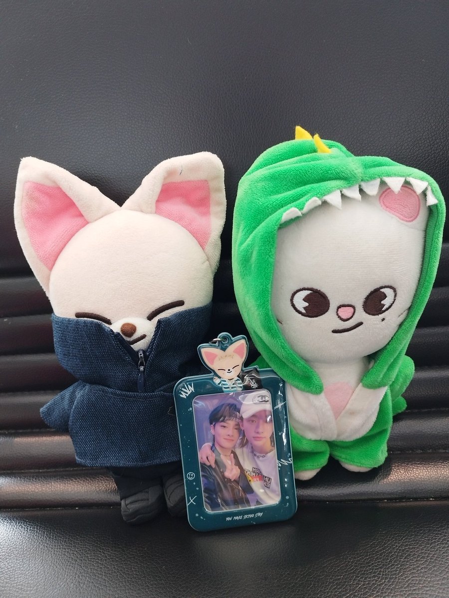 FoxI___Ny's tweet photo. ✈️🇰🇷 with @jiniretofficial https://t.co/ww7LBWbJNB