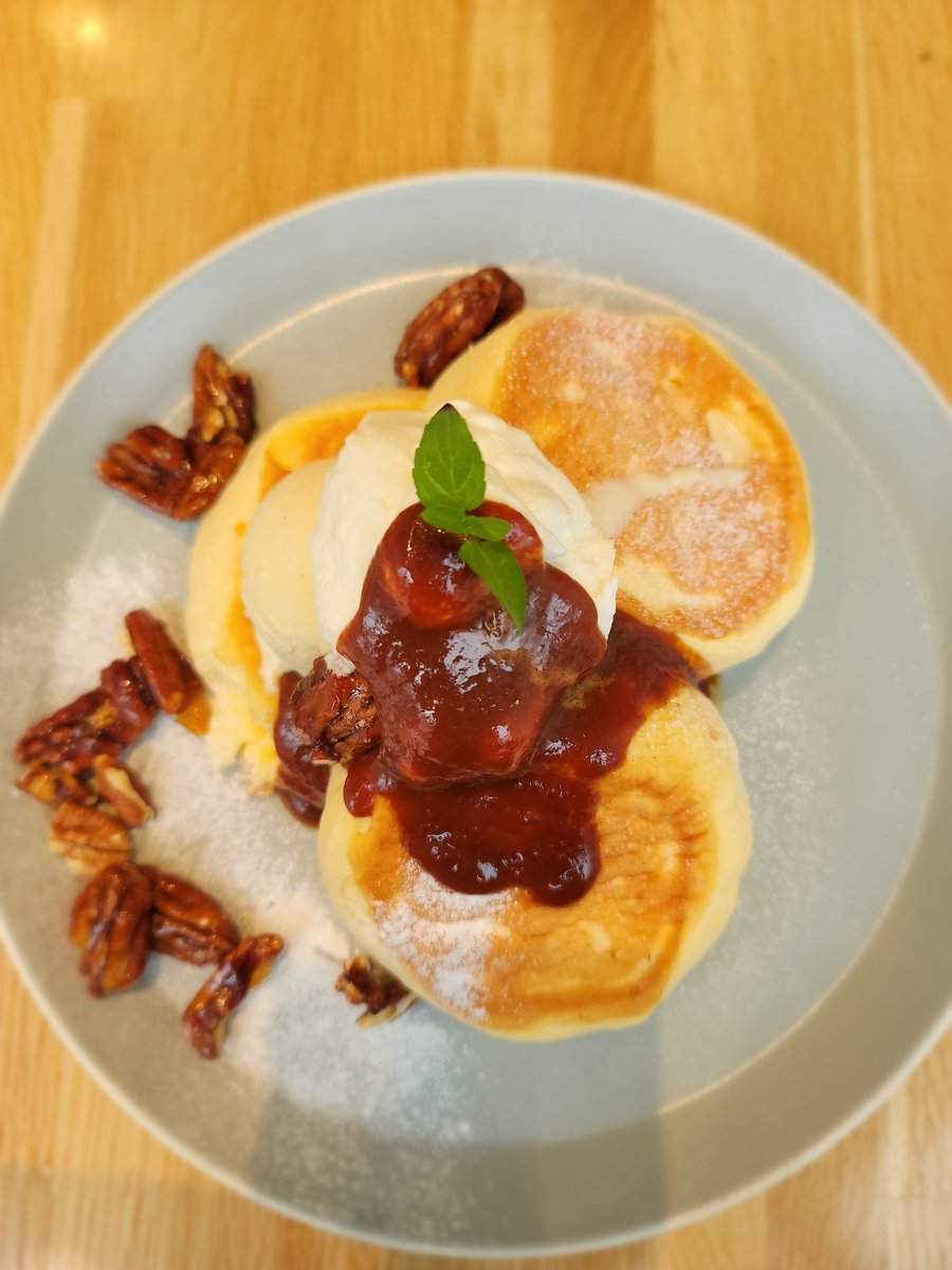 urara98_rei's tweet photo. 次の面接の前にエネルギー補給🥞

#奇跡のパンケーキ
#フリッパーズ
#FLIPPES https://t.co/j3btjUF9Mj