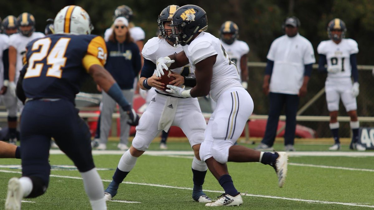 FCSScout's tweet photo. @HPUFootball RB Billy Reagins is an sleeper to watch in the '23 class. Transfer from Northern Colorado, + size (6'2, 220), good tape, runs through contact. Averaging 7 ypc through 2 games. @FCSBOWL 👀
#NFLDraft https://t.co/WBi5KxU2Id