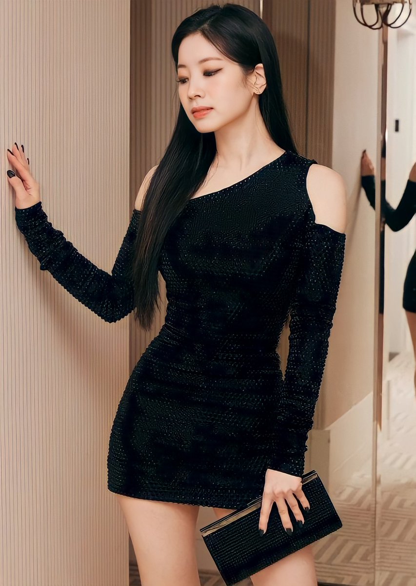 Wansu1020's tweet photo. THE VISUAL???? THE BODYY!?🙇🏻‍♀️

#DAHYUN #다현 https://t.co/WHfzRR36rY