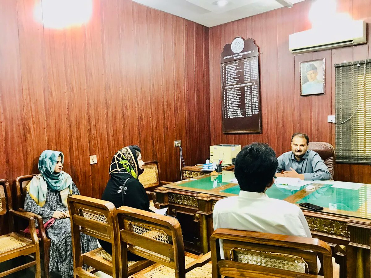 SzabistZabtech's tweet photo. SZABIST ZABTech Khairpur management had a meeting with ADC II and Focal Person Flood Relief Operations for Khairpur Mirs. Mr. Zafar Abbas,he appreciated the efforts of ZABTech.
#SZABISTZABTechiTVE #zabtechkhp #TVET #skills #donations #floodsinsindh #floodsinpakistan #volunteer https://t.co/CsMKyvILCI