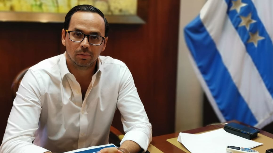 anais_intriago's tweet photo. PEDRO PABLO DUART, Es Guayaquileño.
Es Ex Gobernador de la provincia del Guayas, actualmente es candidato a la Alcaldía del cantón Guayaquil.
@jpaguayb1 @SimIntegrado #MarketingPolitico @Unemi_ec https://t.co/RxYtPb37Kr
