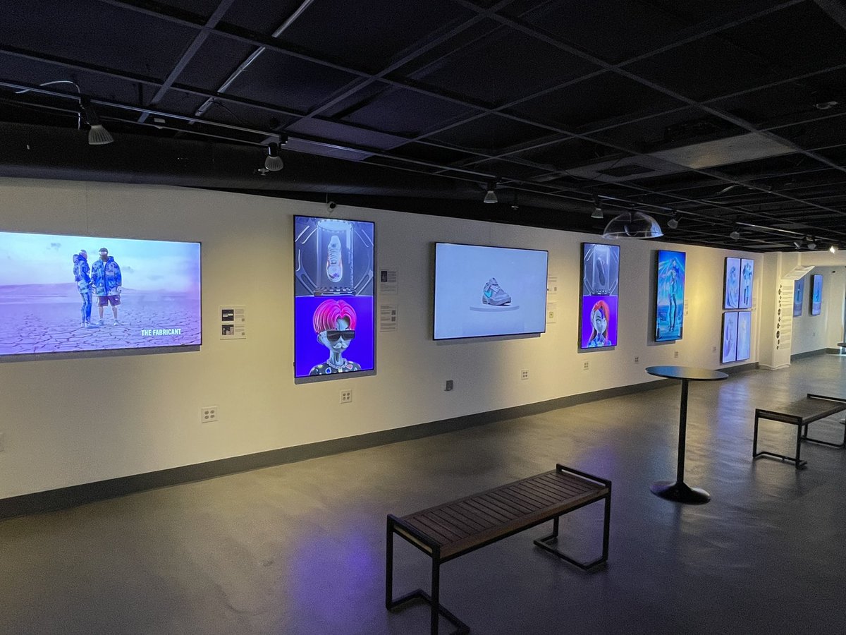 4zero5_eth's tweet photo. Stopped by the @seanftmuseum during a recent trip to Seattle. Cool little spot showcasing and educating NFTs! https://t.co/2GdZlDxI7S
