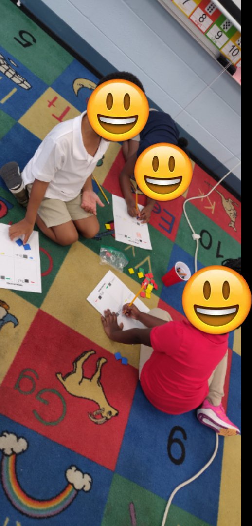 mrsbairdScience's tweet photo. Our Schmidt Kindergarten scientists are using their sense of sight to sort tiles into groups by colors.  They counted them, recorded their data, and will communicate that information using a graph. @SchmidtSailors @WeAreHAEST @HCPSElemScience https://t.co/j1D3Qc8d9d