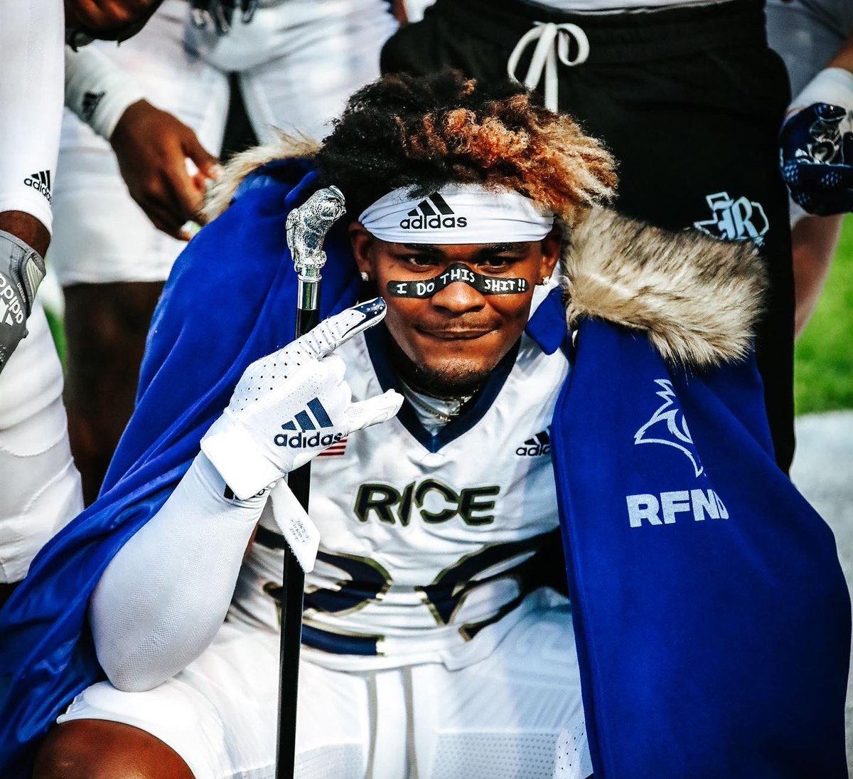 iamGabeTaylor's tweet image. Gotham city joker I’m the type to knock off bruce Wayne.