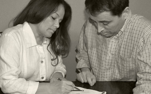 JulieTheCranky's tweet photo. Today's #DesignerSeries is Rosario Garcia, a Cuban-American who specializes in gold sheets. In the late nineties she finished certification from GIA and opened her own biz. She considers herself a goldsmith. #JewelWatch https://t.co/mH7TMiEQj8