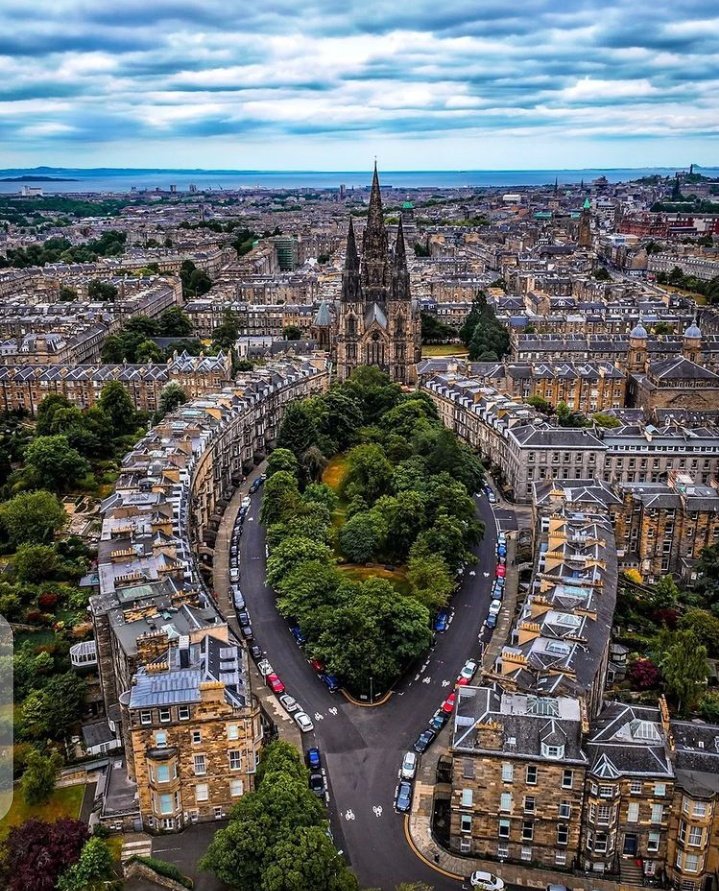 TravelDagger's tweet photo. Edinburg, Scotland 🏴󠁧󠁢󠁳󠁣󠁴󠁿 https://t.co/ydoOq7Cq5L