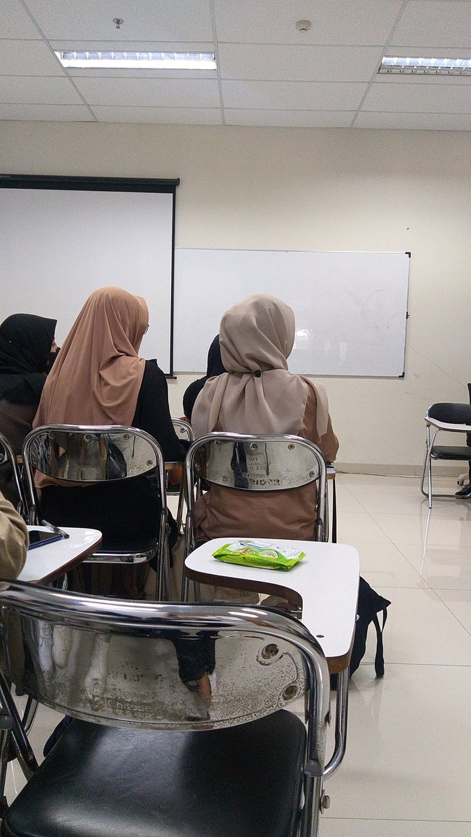 For the first time naik tangga dari lantai 2 sampe lantai 8 masuk masuk udah kuis:))))))